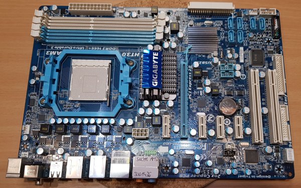 Gebrauchtes Motherboard Sockel AM3 - Gigabyte GA-M770T-UD3
