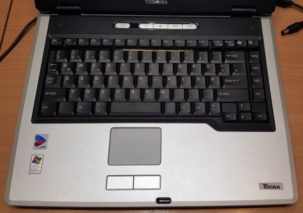 Gebrauchter Laptop mit Windows XP - ohne 3D mit 15,0" XGA Display