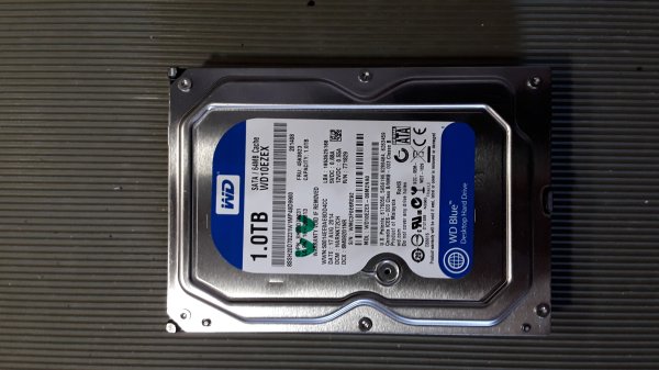 Gebrauchte S-ATA Marken-Festplatte für PC - mit 1.0TB Speicherkapazität