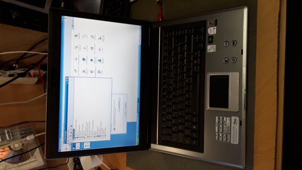 Gebrauchter Laptop mit Windows XP Mediacenter Asus F3J Intel Core2 T5500 3 GB-RAM 250 GB-HDD
