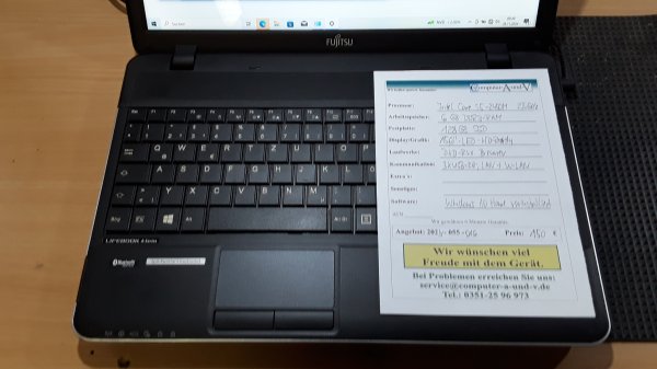 Notebook Gebraucht mit Win 11 - Fujitsu Lifebook AH512