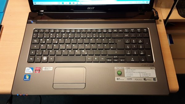 Gebrauchter Laptop mit Windows 7 Home Premium - Acer Aspire 7750 mit 17,3"-Display