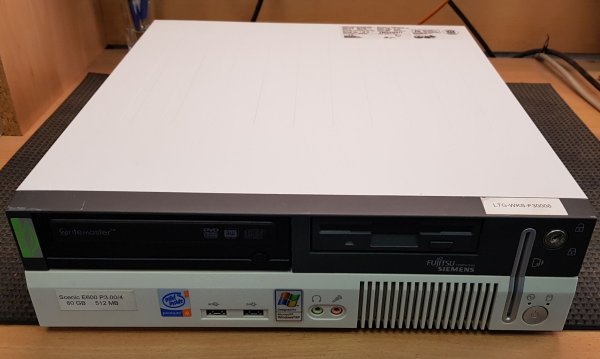 Gebrauchter Desktop-PC mit Windows 2000 Professional