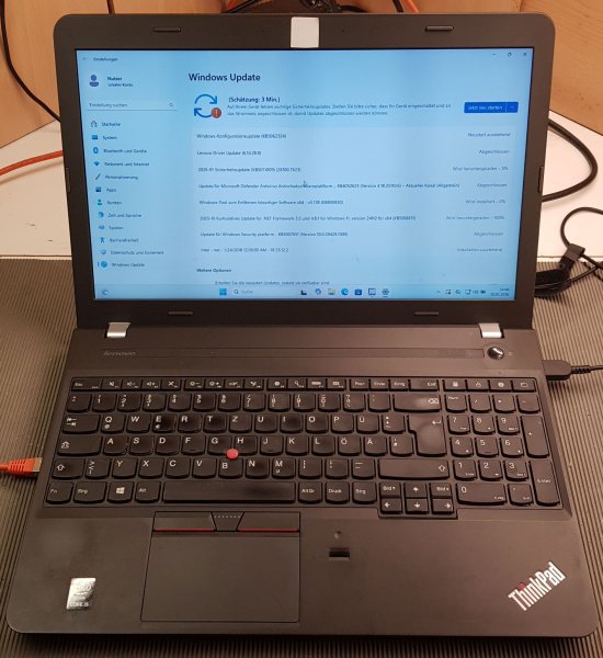 Gebrauchter Laptop mit Windows 11 - 8 GB-RAM 240 GB-SSD 15,6"-Display